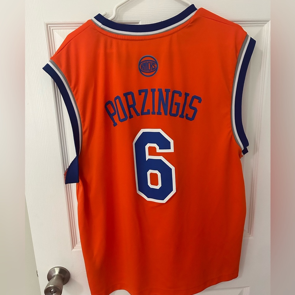 NY Knicks Jersey - Picture 4 of 4